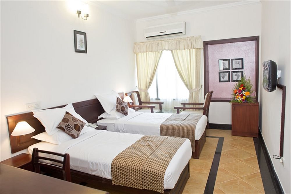 Hotel Pookodans International Kondotty Eksteriør billede